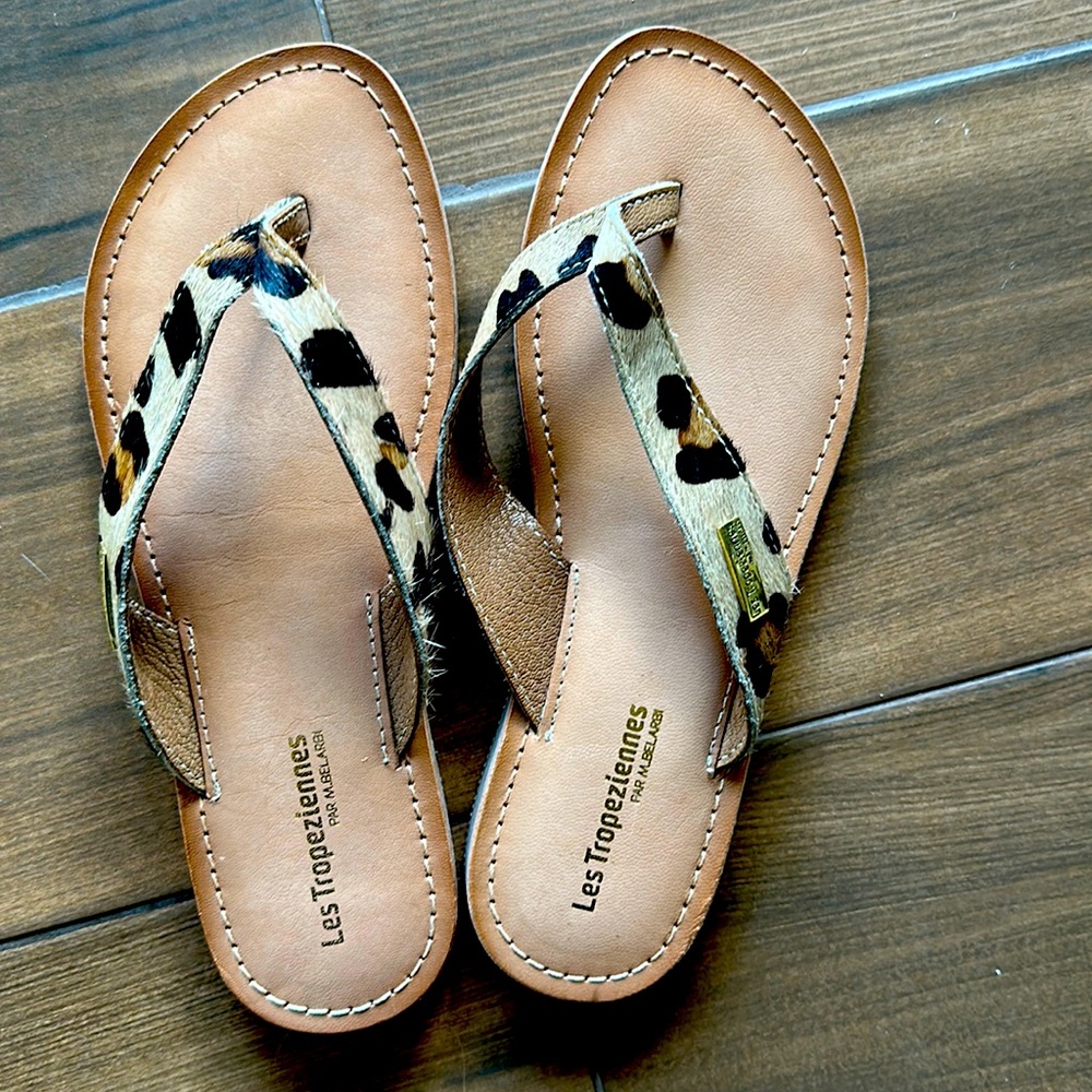 Les tropeziennes sandals. Cheetah print and faux fur